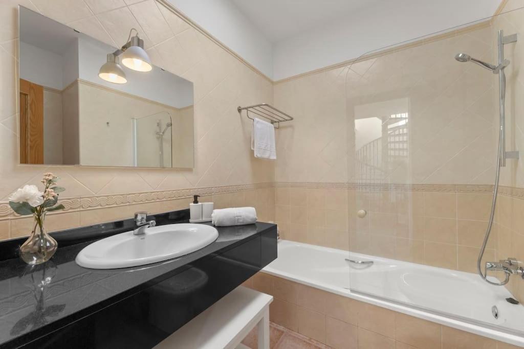 Villa Ramimedi 4 Tias Bagian luar foto